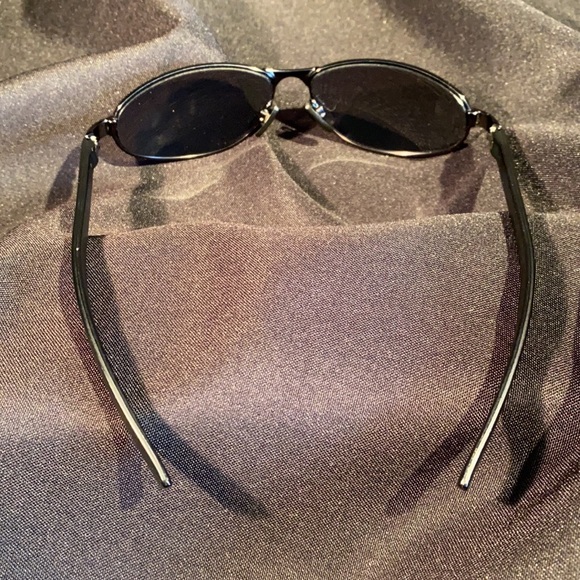 Men’s Black Fashion Sunglasses - Picture 3 of 6